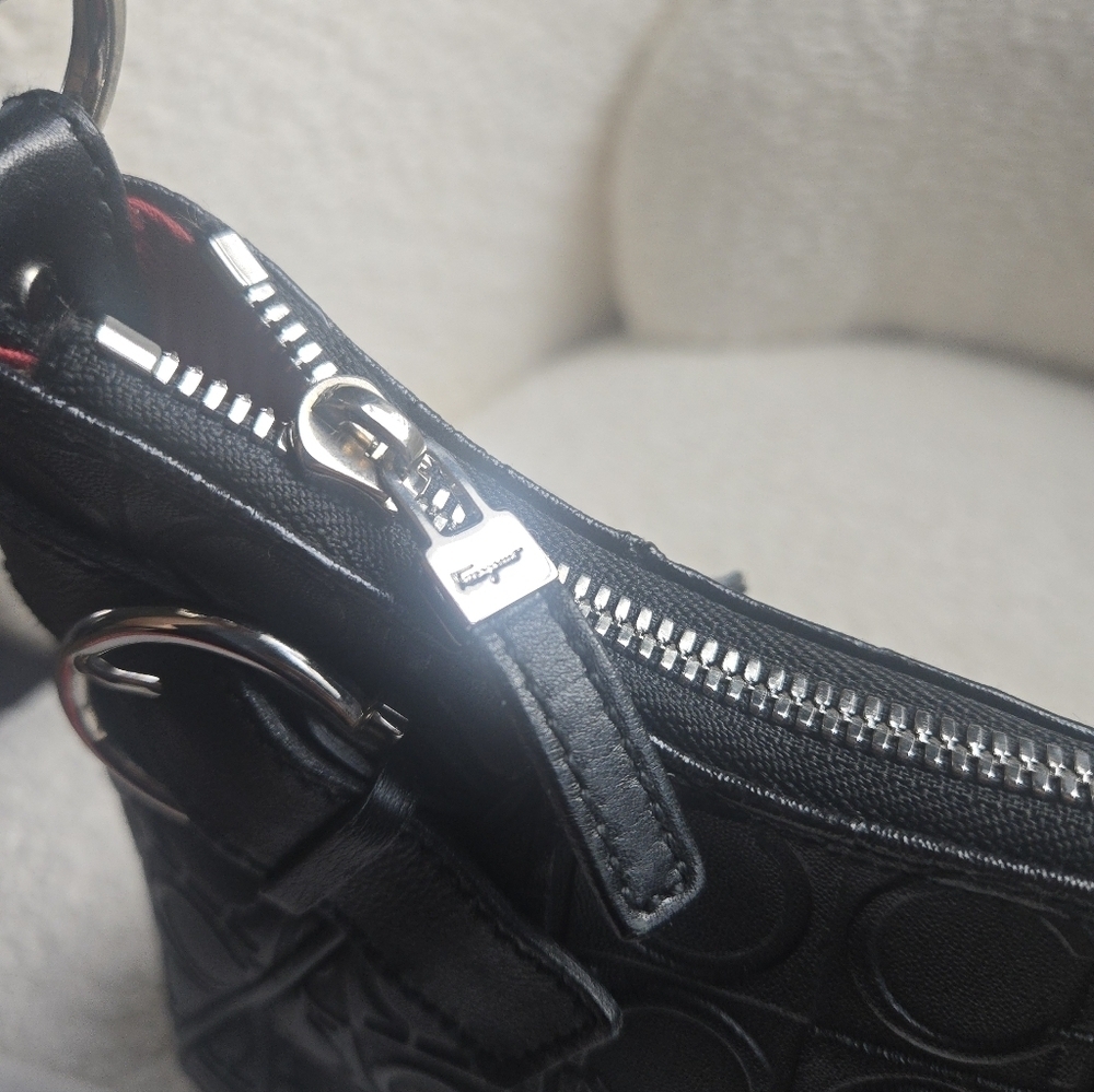 Salvatore Ferragamo Black Gancini Leather Shoulder Bag EUC - Picture 5 of 17